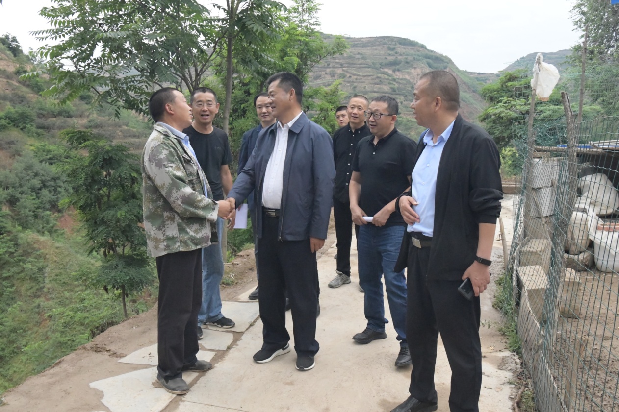 全力攻坚  精锐出击<br/>——开云app登录入口调研督导建筑设计院脱贫攻坚工作侧记